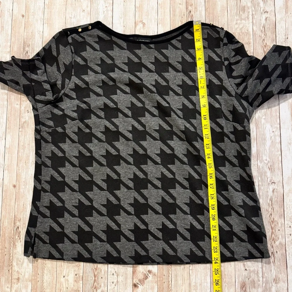 Liz Claiborne Gray Houndstooth Short Sleeve Top - Picture 7 of 9